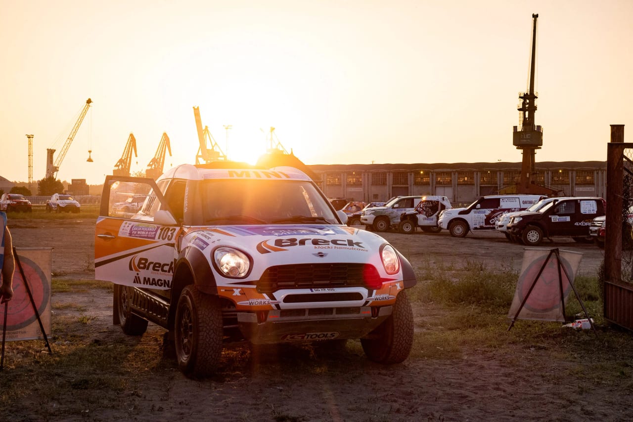 Nasser Al-Attiyah (Toyota Hilux Overdrive)
