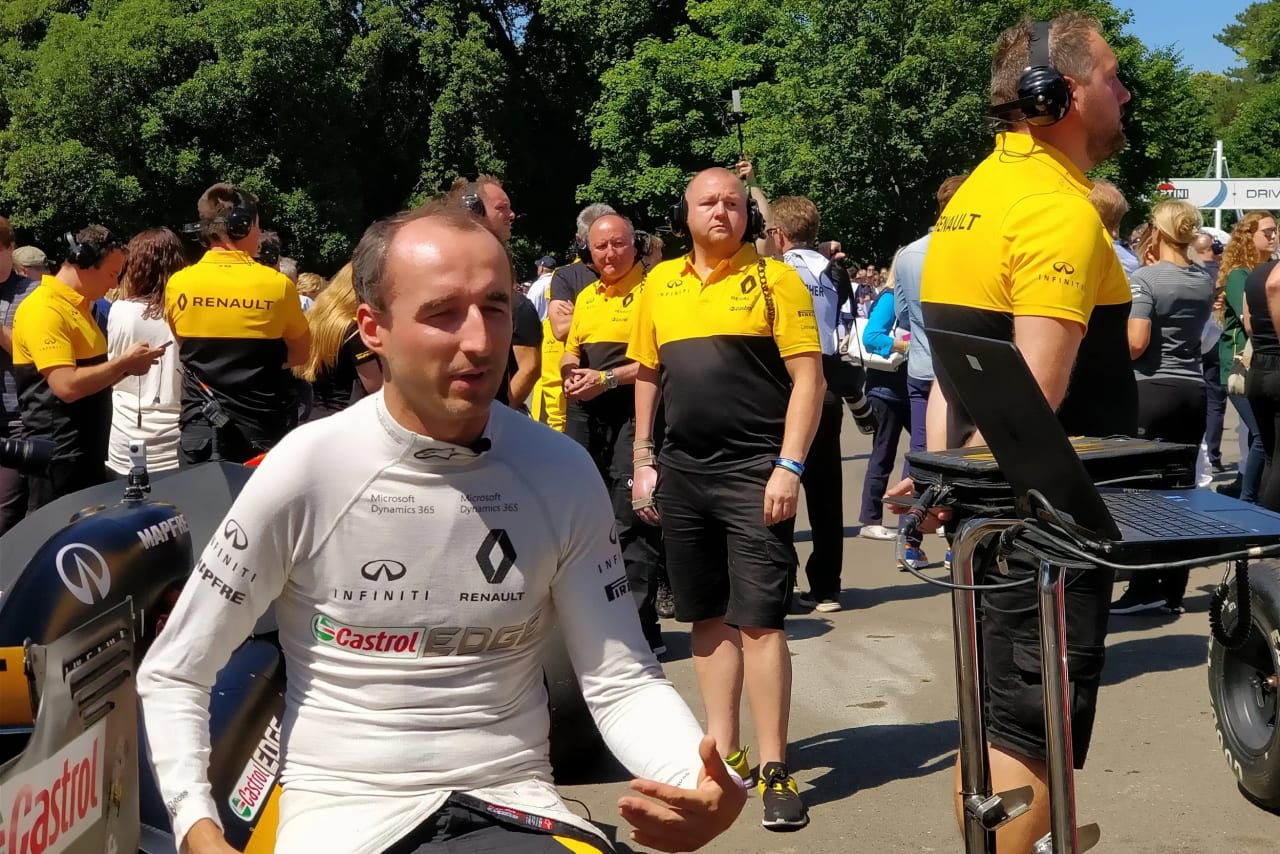 Robert Kubica at Goodwood FOS,2.0x zoom