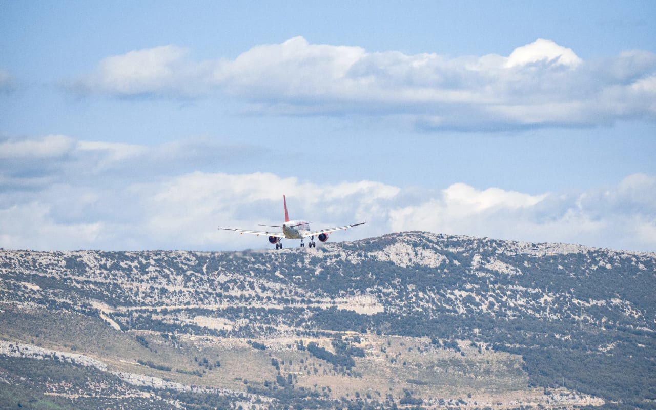 1/8000 sec at f/5.6, 150 mm, ISO 800